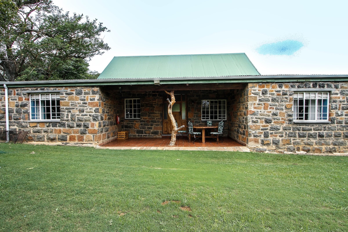 Acacia Cottage at Spionkop Lodge