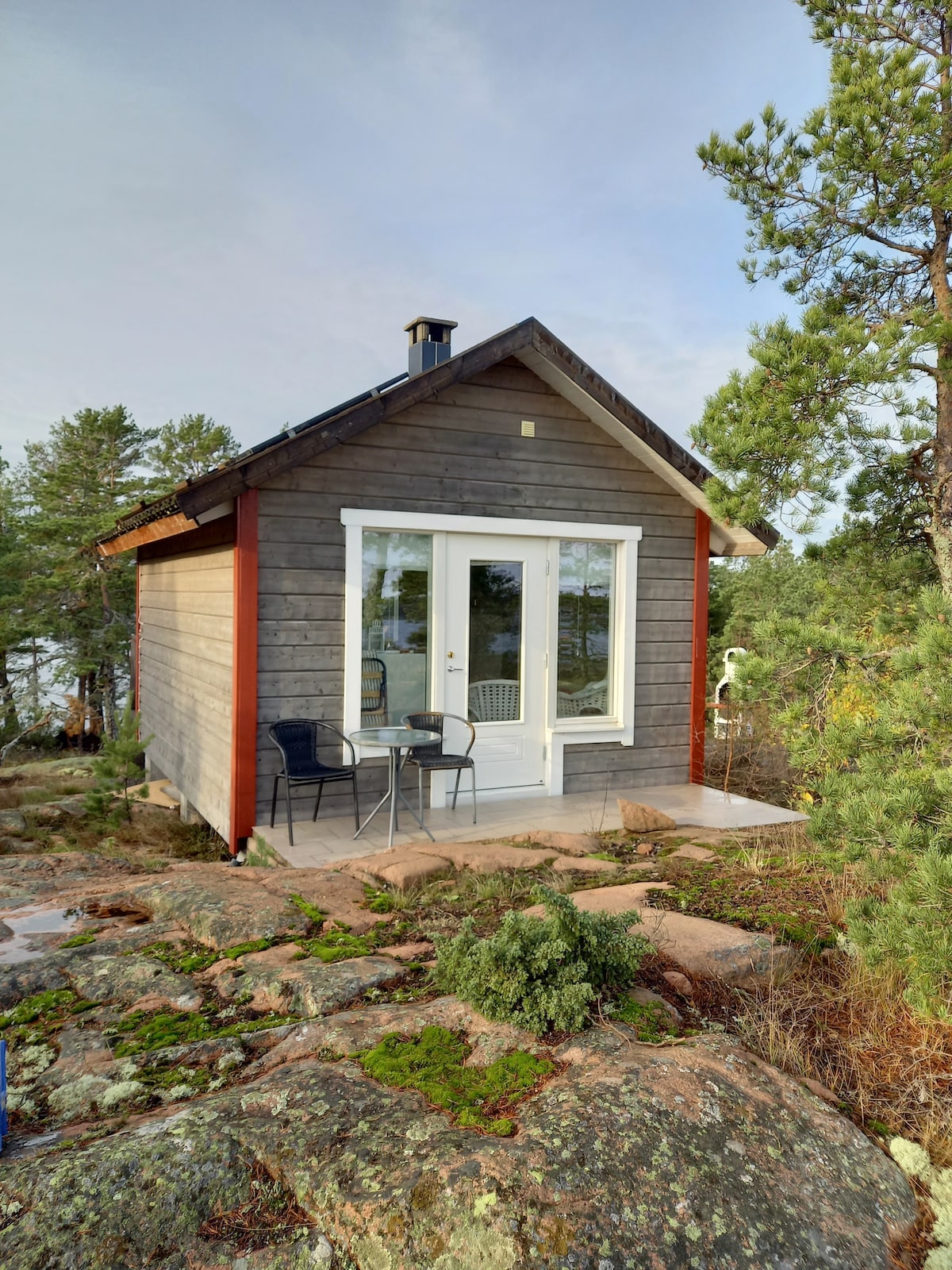 A cottage at your own island