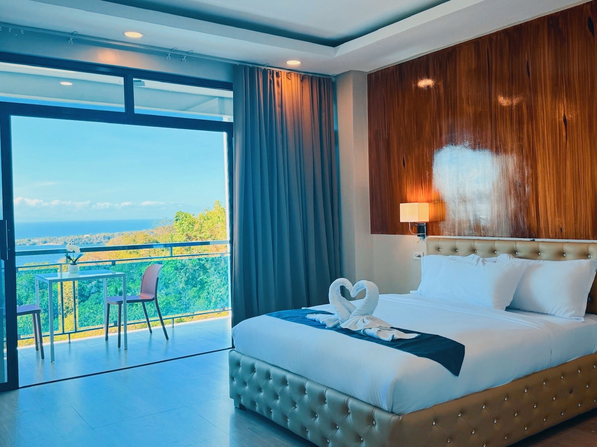 Standard Room with Mountain & Ocean View