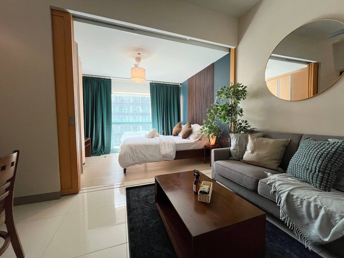 Zen 1 BR for 4 pax in Uptown BGC 200mbps WIFI
