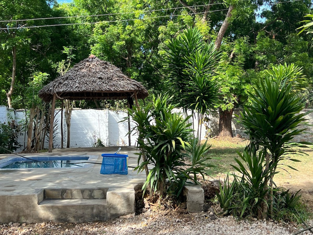Tabasamu Garden near the beach