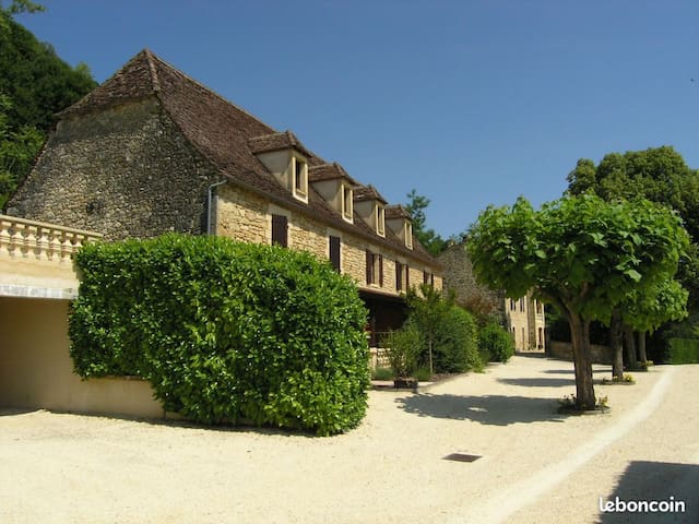 Castels et Bézenac的民宿