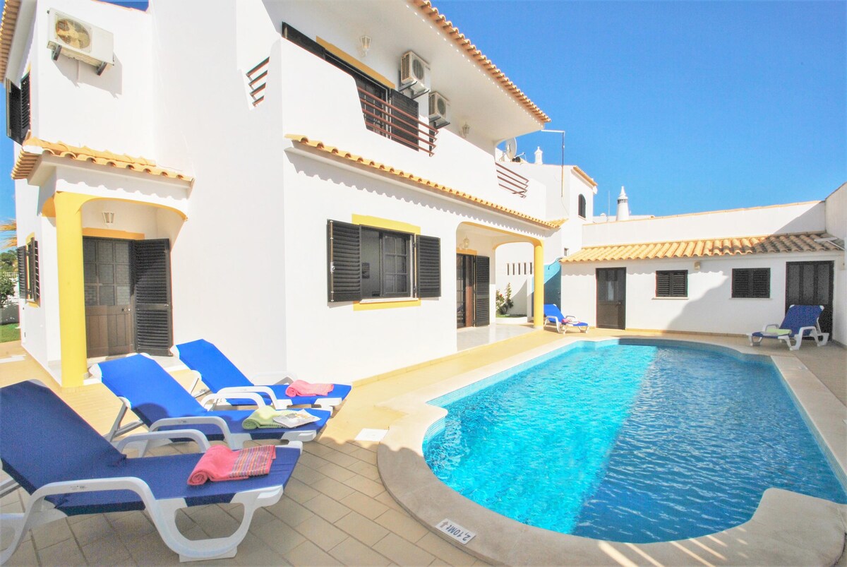 Amazing Villa, Heatable Pool, Close to the Beach