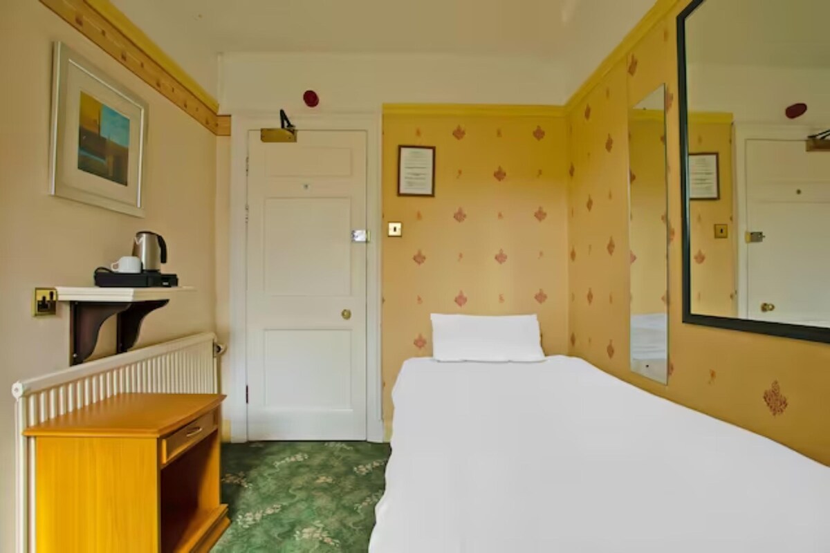 Great White Horse Hotel Standard Single Room