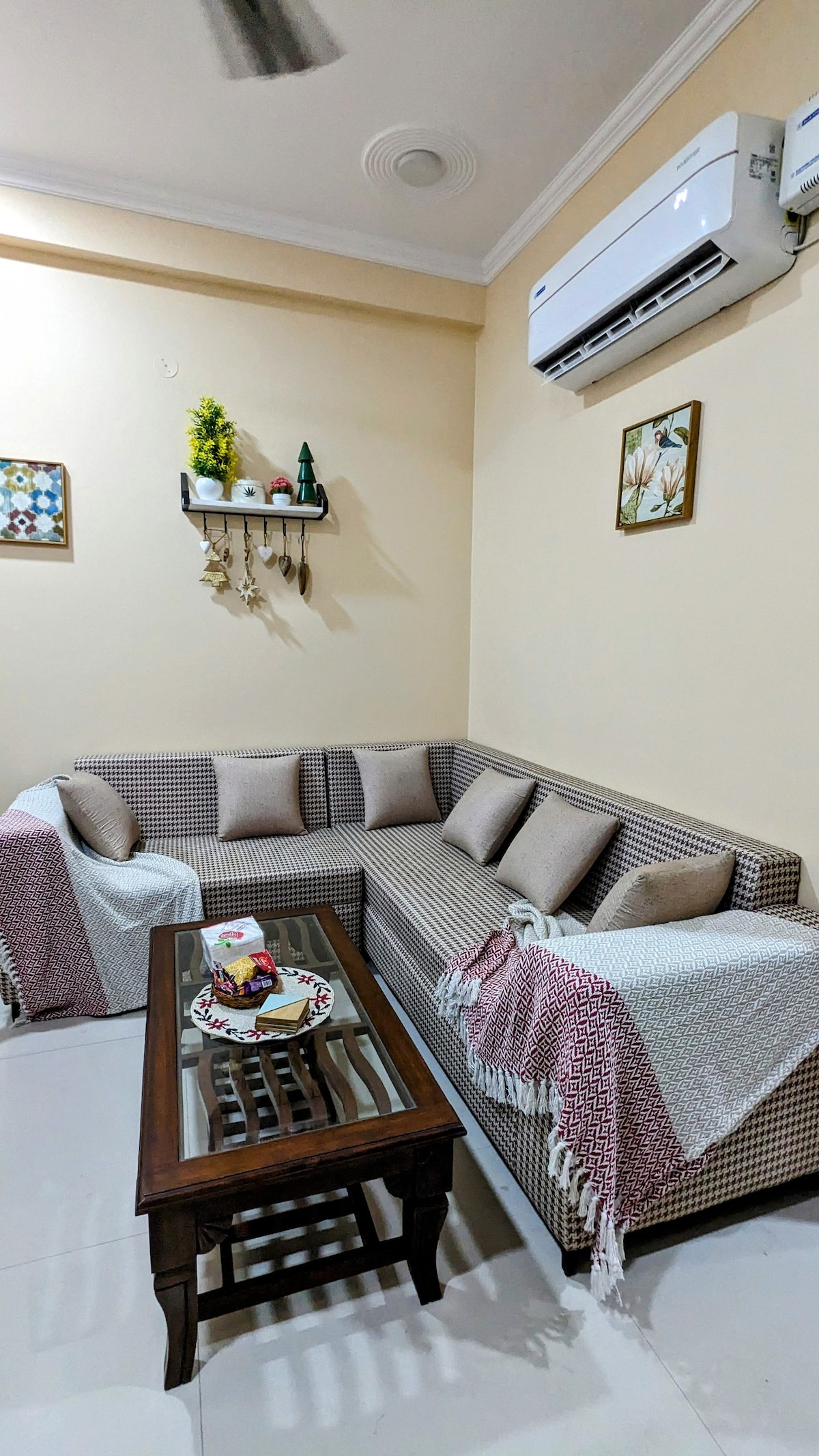 Blissful 1BHK, 2 TVs, Free WiFi & Parking