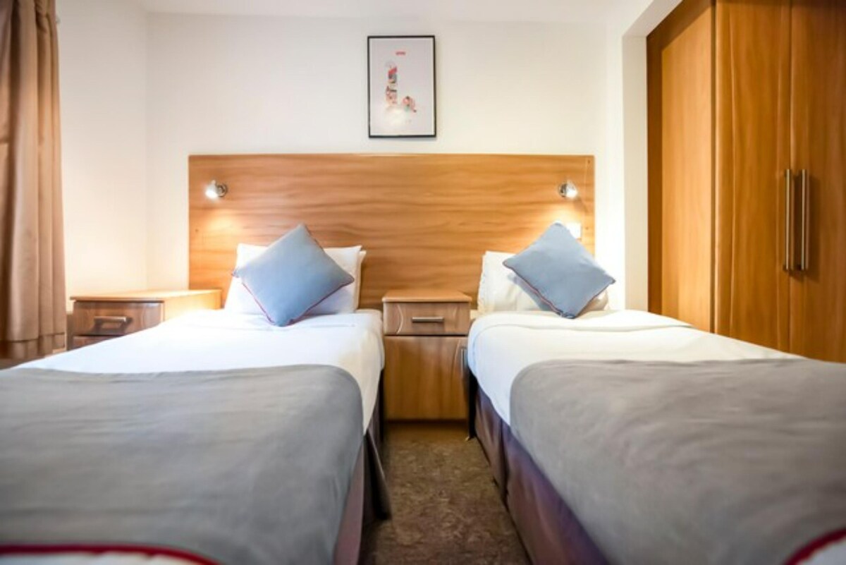 Arinza Hotel Standard Twin Room