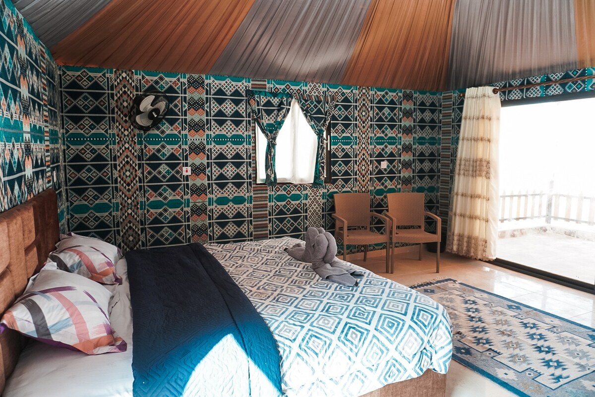 Wadi Rum Tent with 1 King Bed l Breakfast included