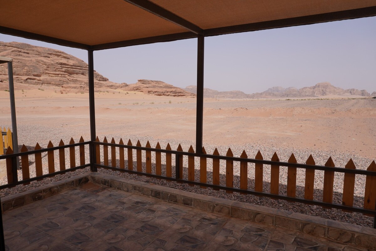 Wadi Rum Tent with 1 King Bed l Breakfast included