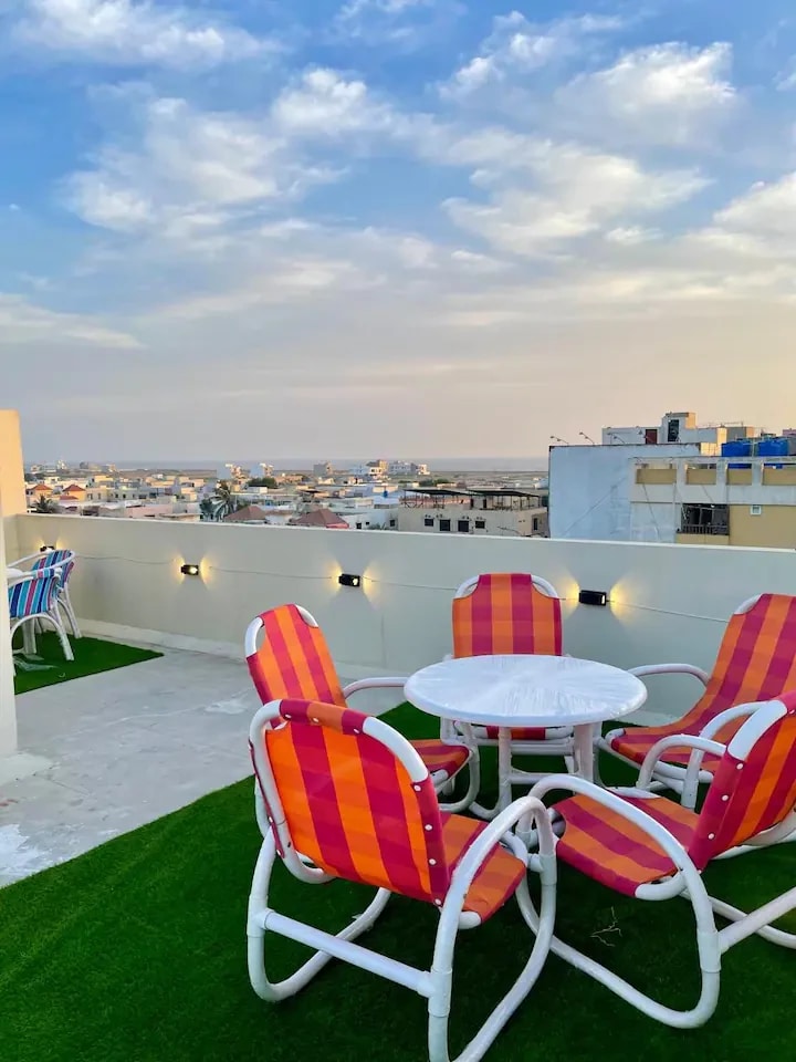 2BR Luxury Apartment | Sea View Rooftop | Wifi