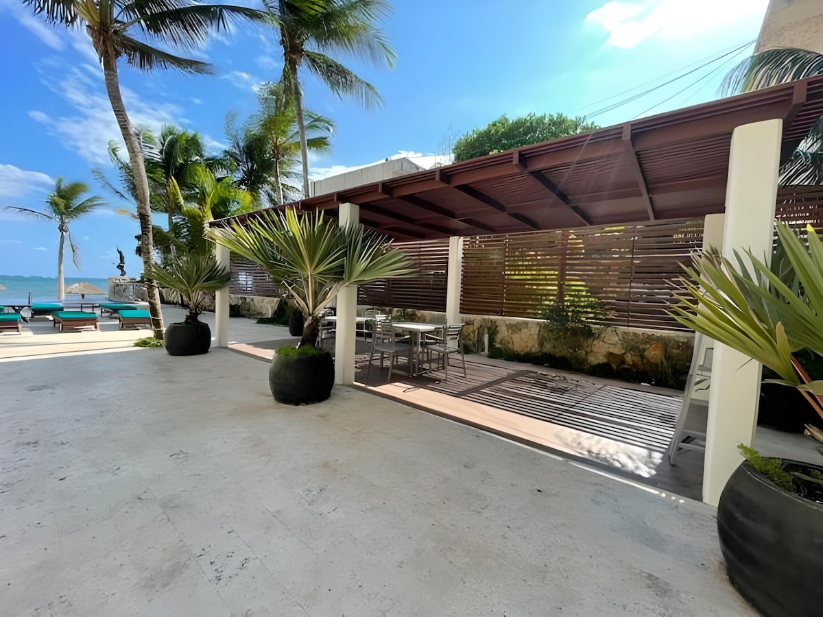 Condo with private pool and beach access