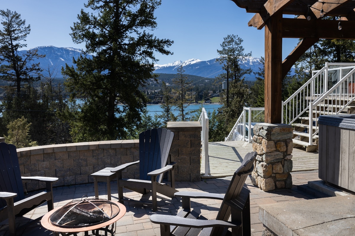 Beautiful Lake View Cabin!