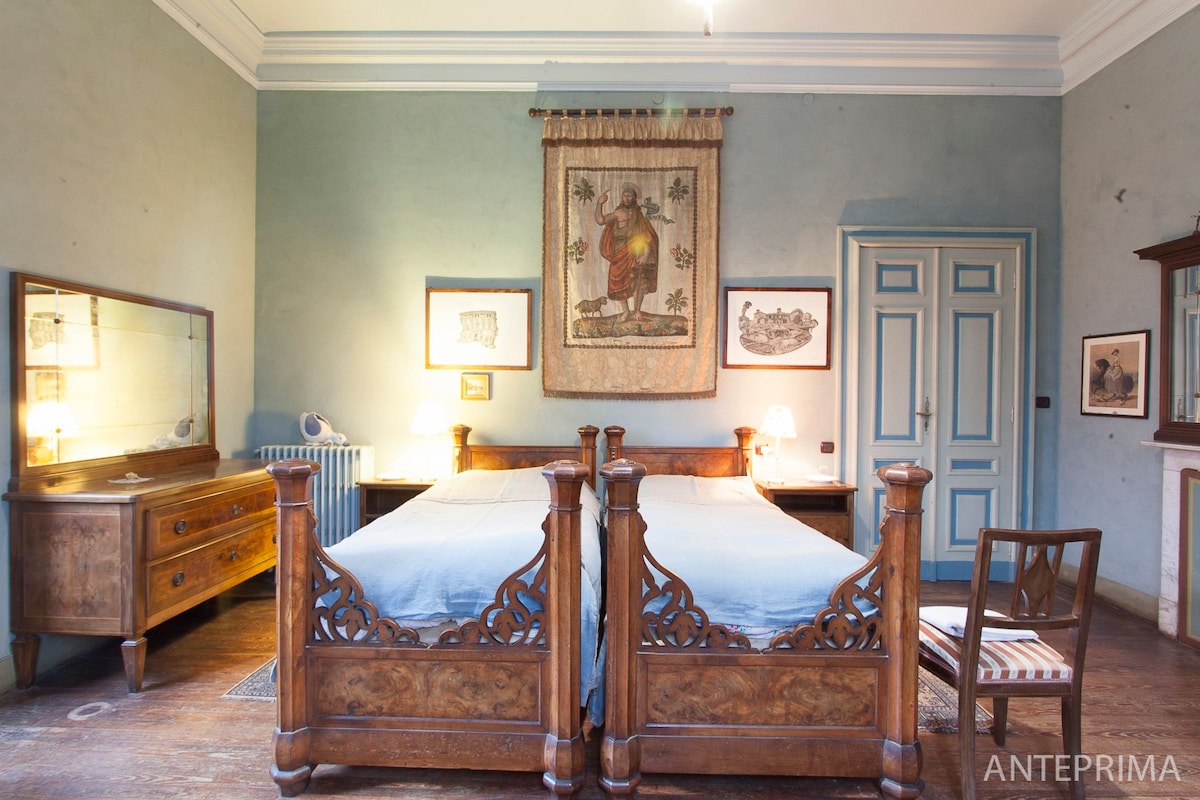 Quadruple Room in Historic Residence