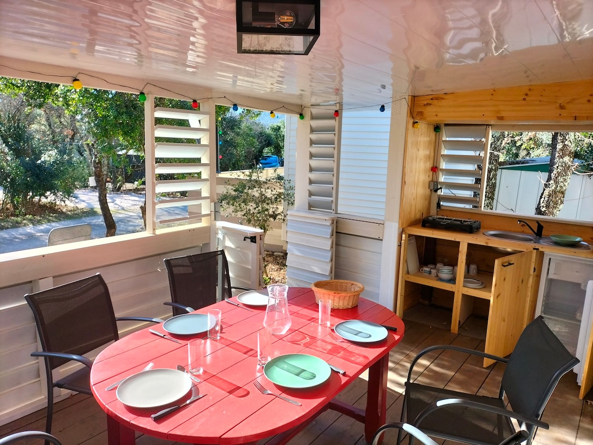 Chalet nature en pleine garrigue