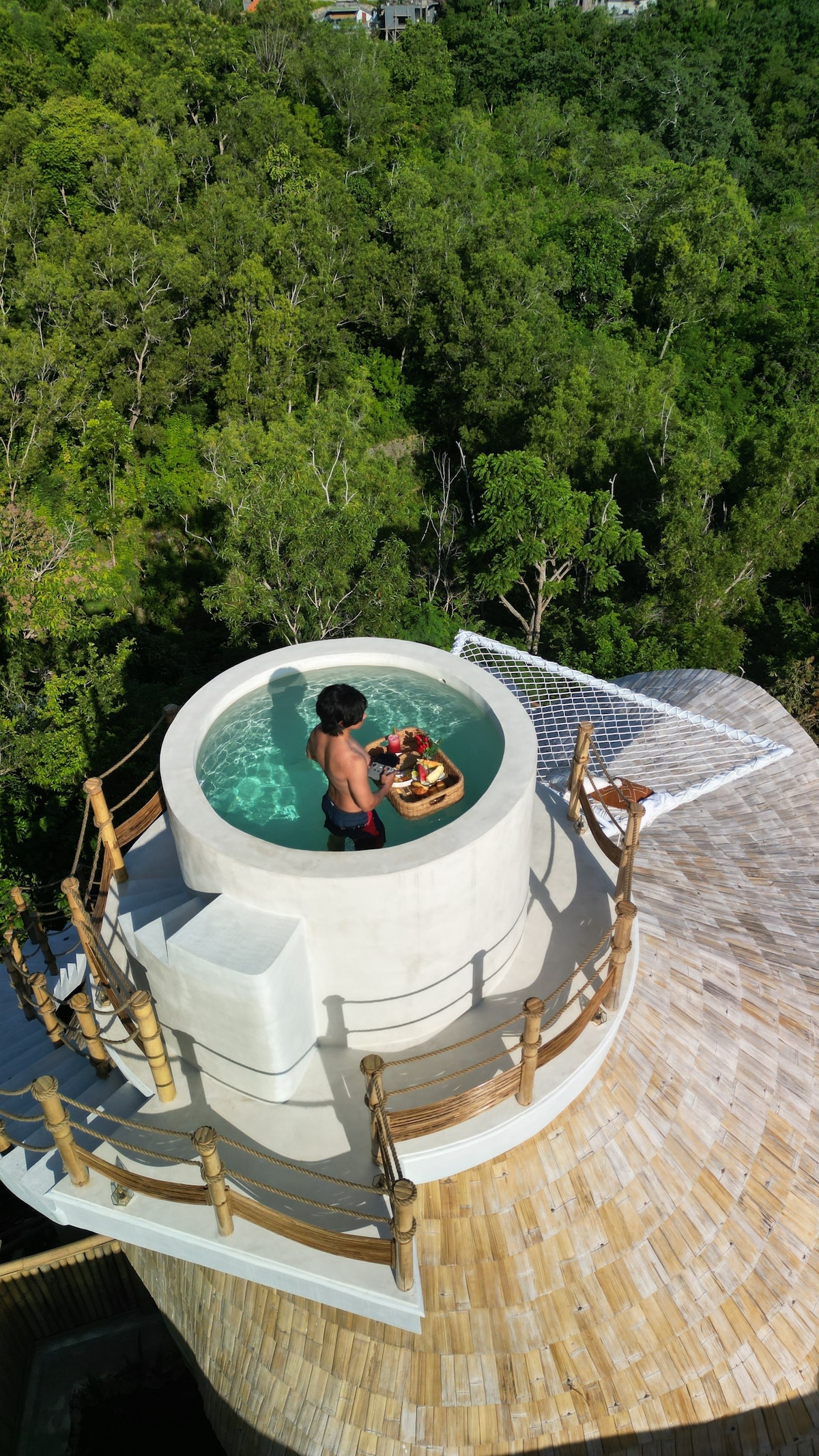 豪华竹屋，带屋顶360度泳池景观