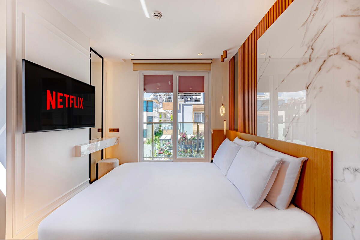 Dulcet Hotel-Luxury economy room