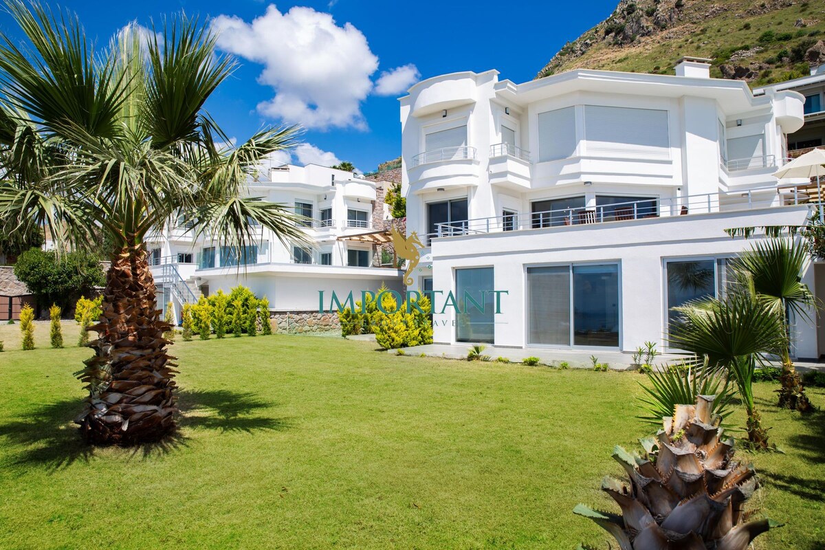 BD4123 5Bedroomed Villa with Pool and Sea View