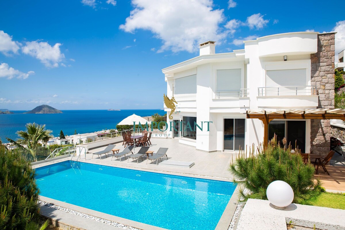 BD4123 5Bedroomed Villa with Pool and Sea View