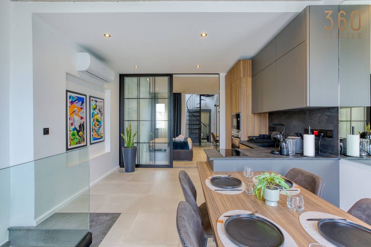 The ultimate luxury triplex home in Spinola  Bay