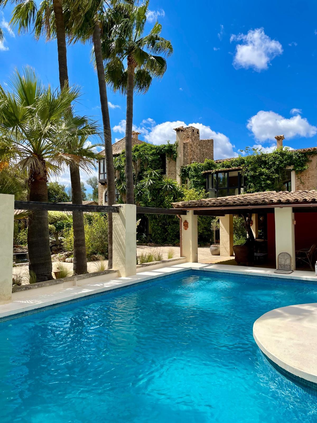 Luxury 6 Bed Hacienda with Amazing Pool near Palma