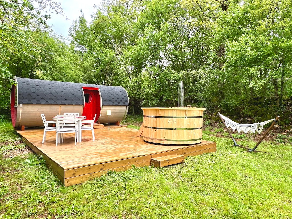 Dormir dans un tonneau en bois