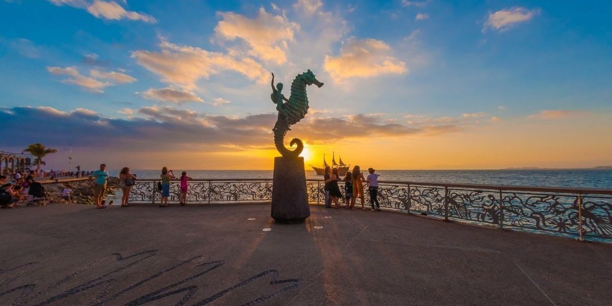 ¡Una cuadra de playa y malecón!