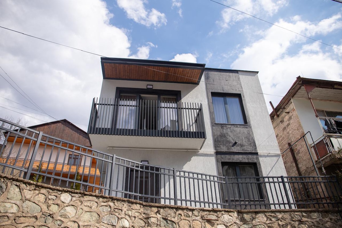 Dilijan Town House
