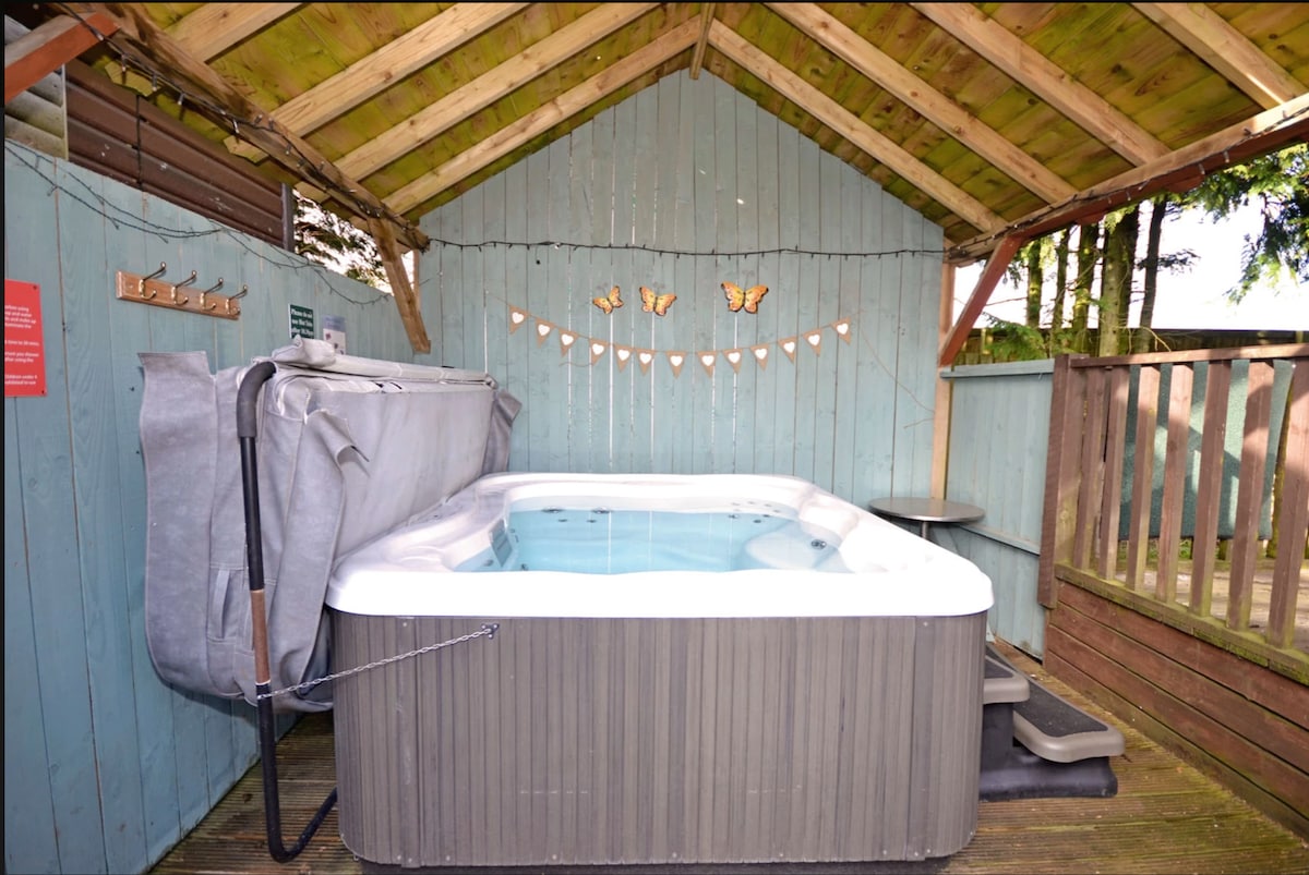 Levisham Lodge with Hot Tub