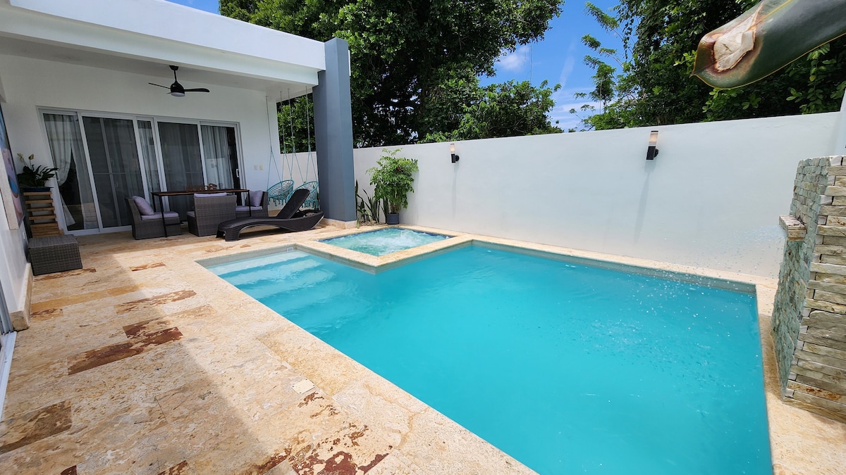 Rose-Khayali villa con piscina y jacuzzi privado.