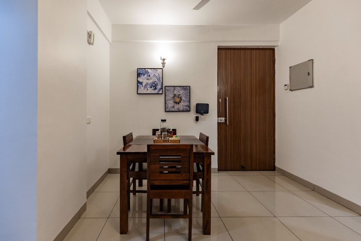 Cozynest ~ 1-Bedroom Luxe Studio in Dehradun