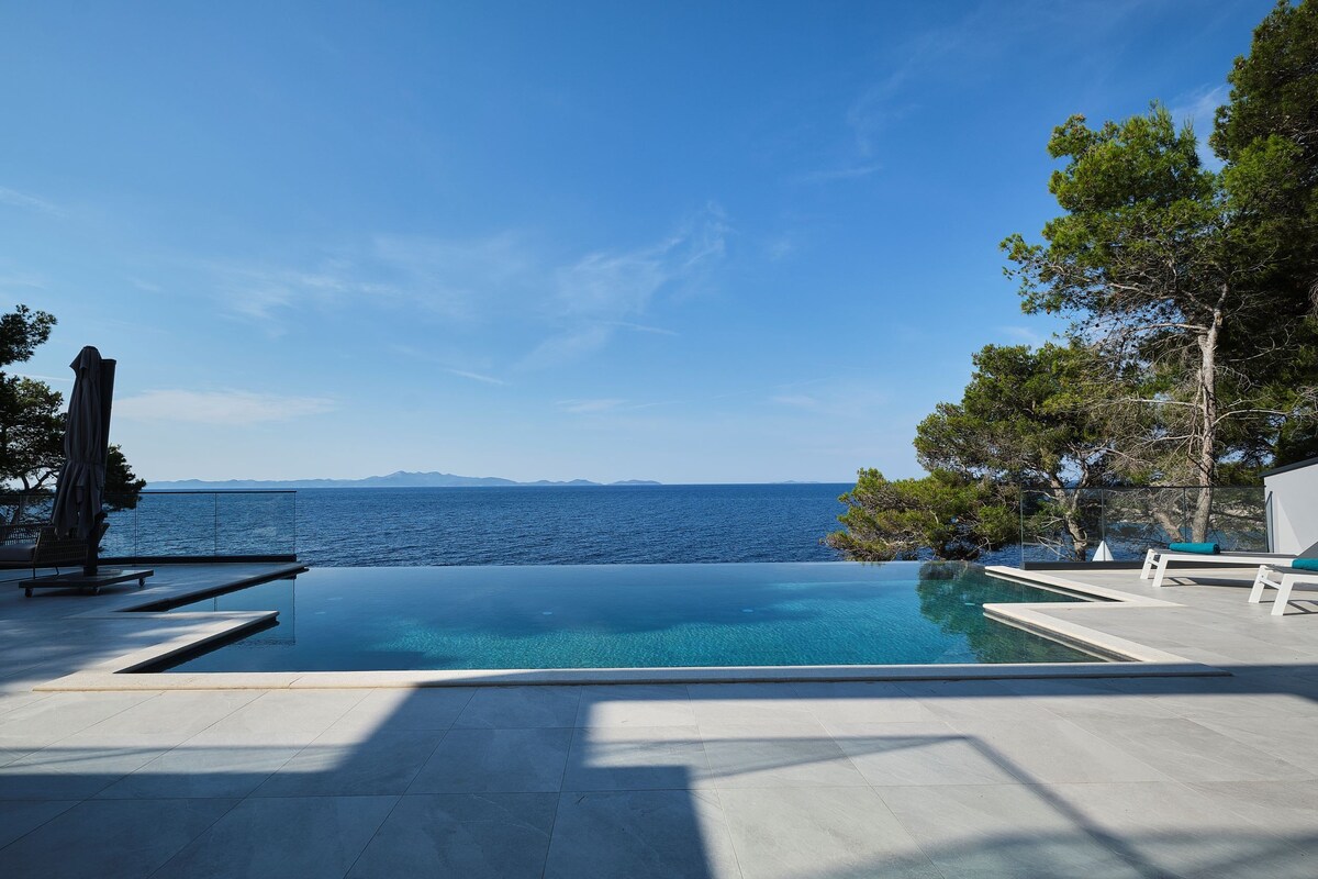 Beachfront luxury villa Korčula