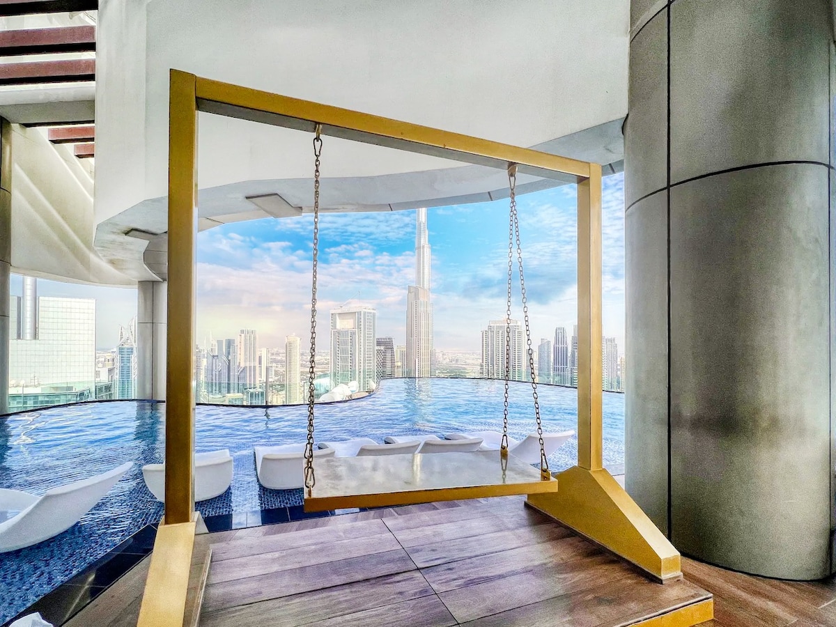 Top Floor Infinity Pool, Burj Khalifa Views