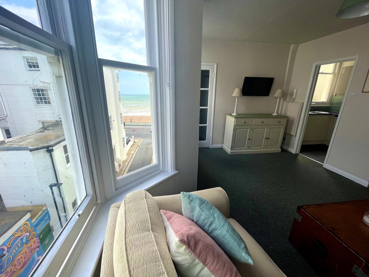 Sea-view, seafront flat Kemptown