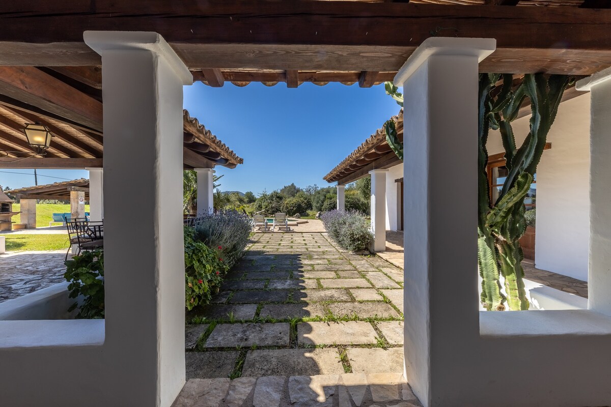 Pollença带泳池和烧烤设施的Culetbaix别墅