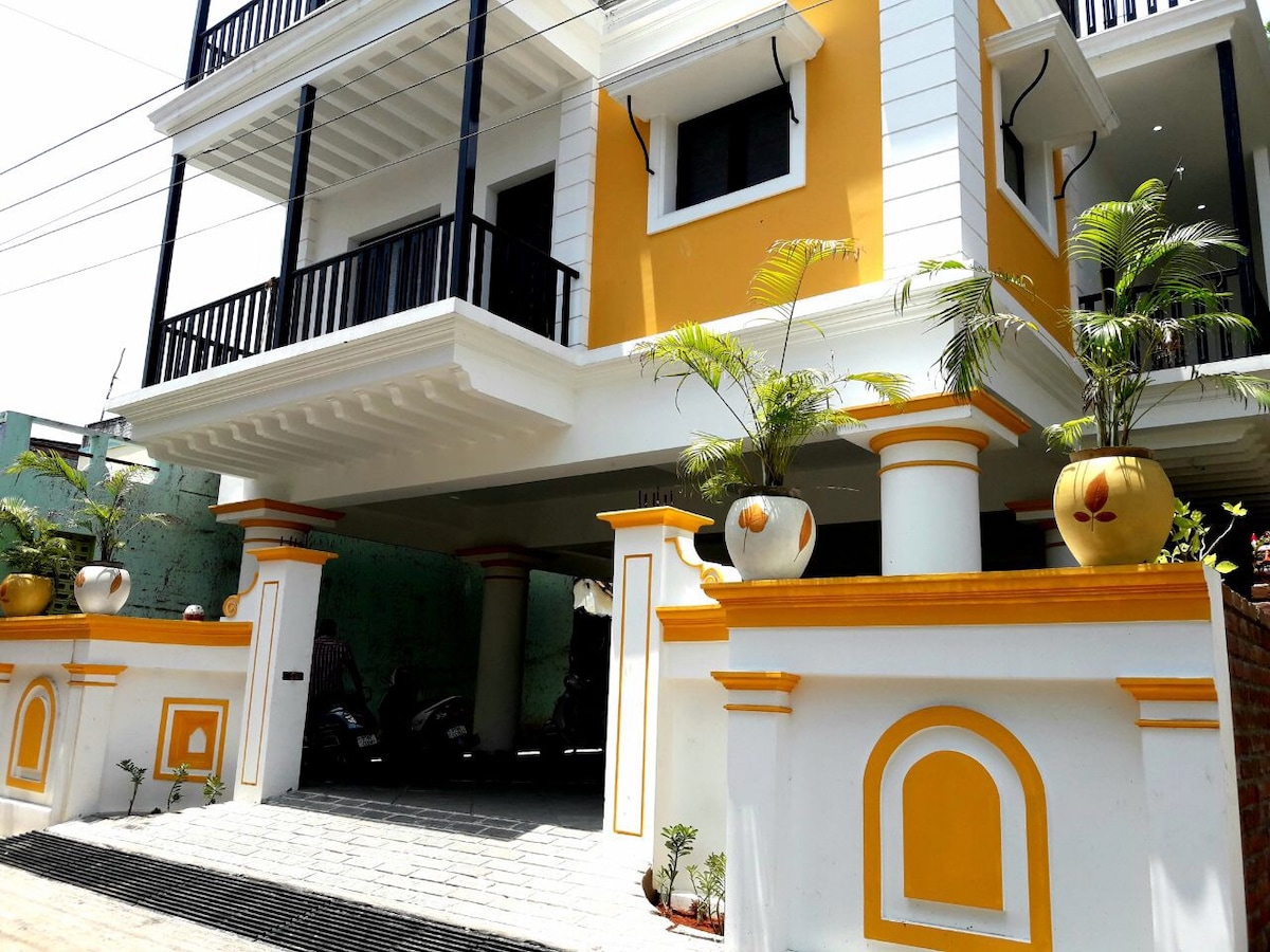 Cozy private 6 BHK villa | Rock Beach | Free Wifi