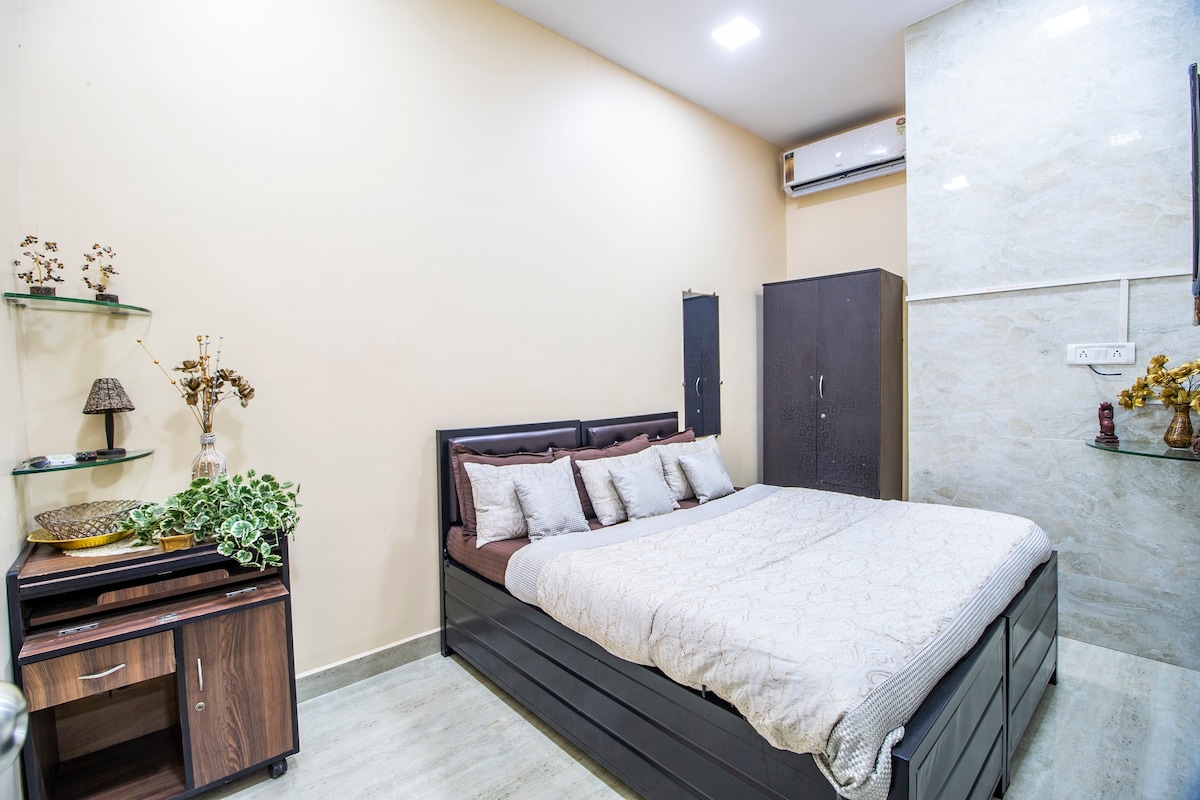 Budget Freindly2BHK 15min to Airport