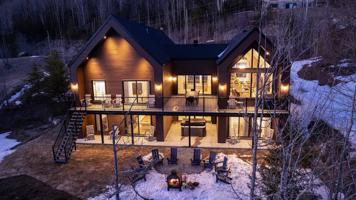 *Launch Promos* NEW Luxury Lakefront Chalet