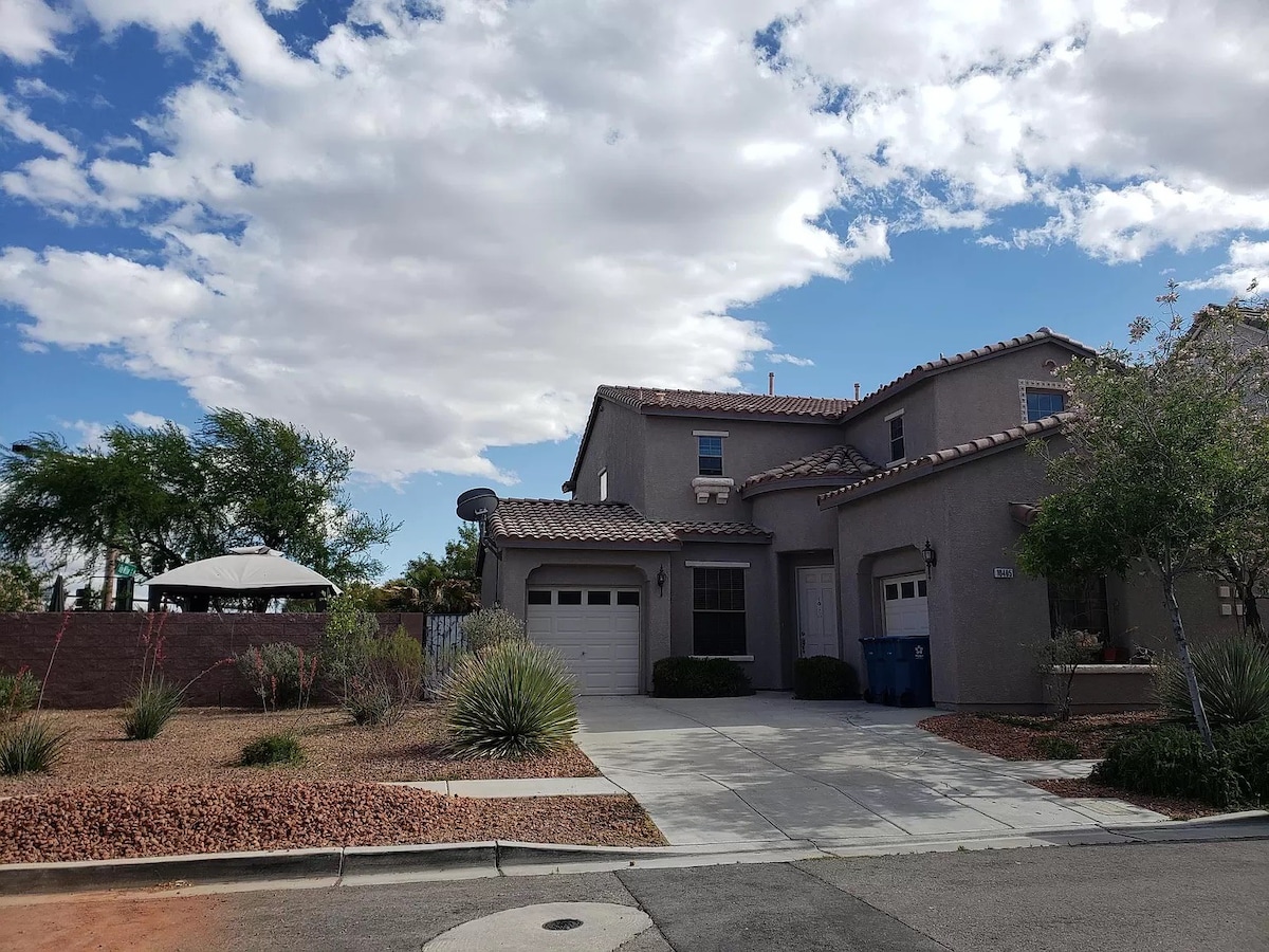 3-Bed Home in Summerlin w/ Pool