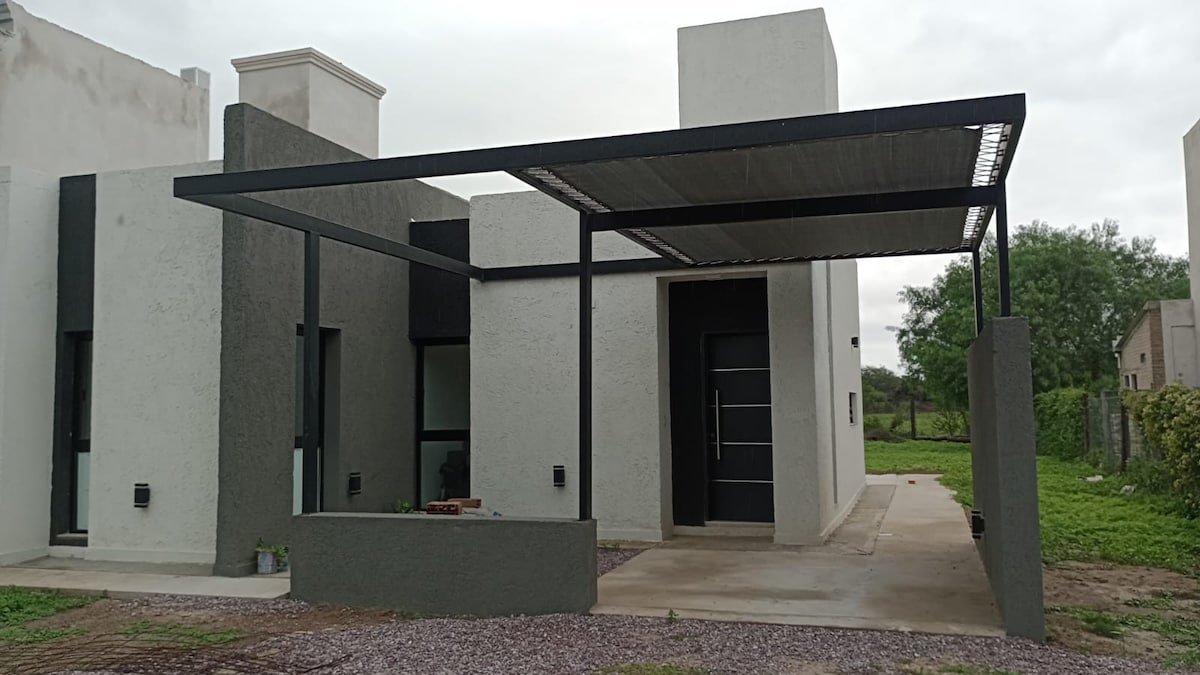 Moderna Casa Nueva - Santiago del Estero
