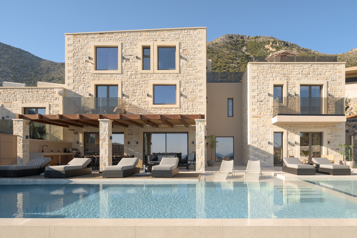 Elouera Villa I, with Pool, Spa Whirlpool, SeaView