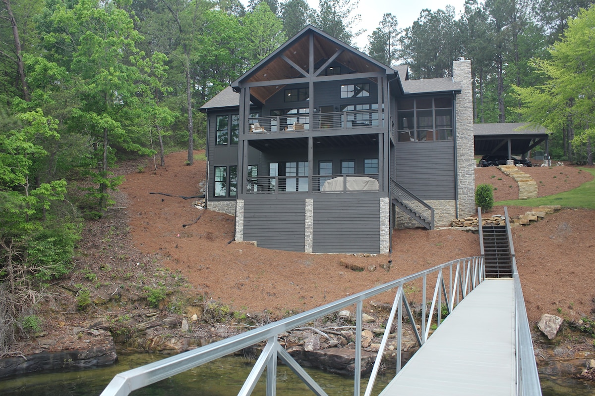 Fallaway: House on Smith Lake