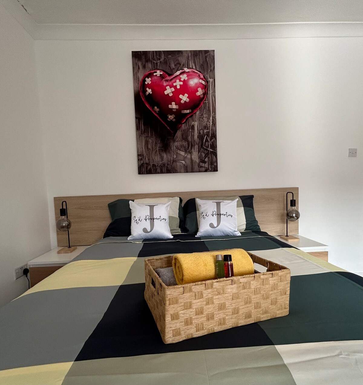 Serviced apartment, 1 Newcastle
