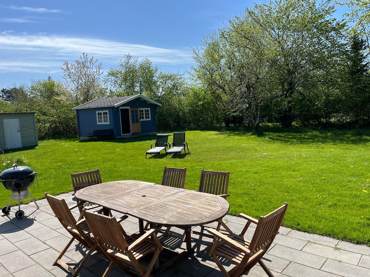 Small cosy summerhouse