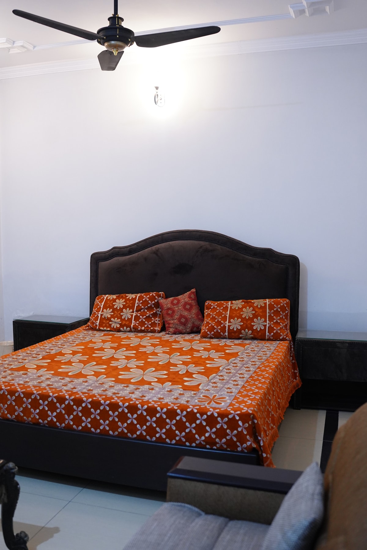 Double Bed Room in Lahore For 2 Persons