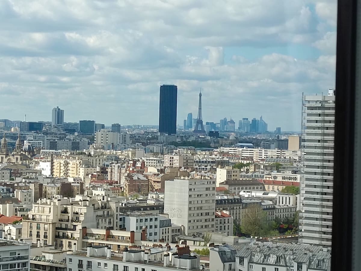 Charmant vue de la Tour Eiffel.