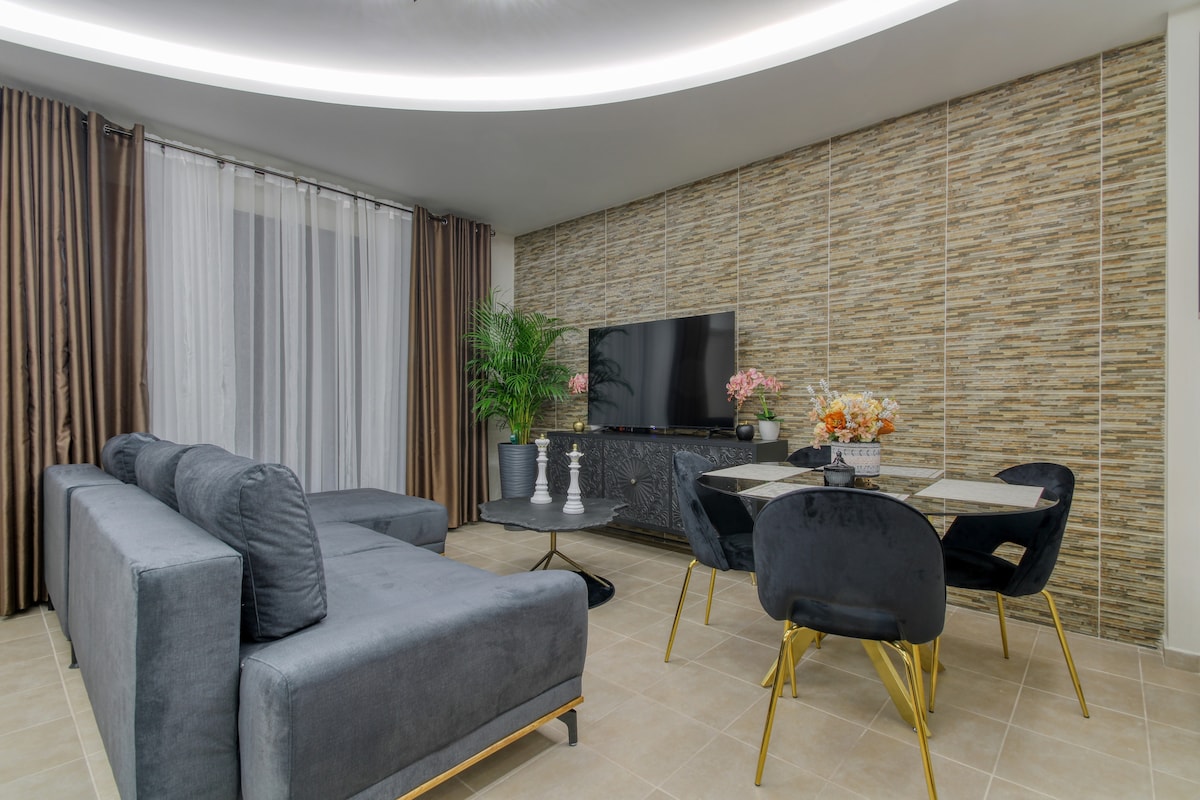 Luxury Βrand-Νew City Suite, BOU Suite #3