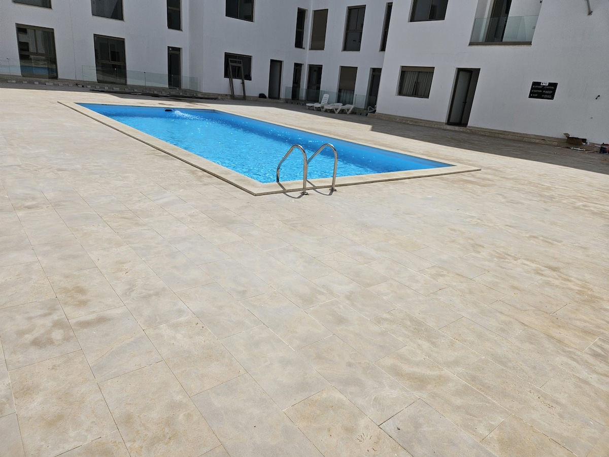Appartement très spacieux avec piscine & jardin
