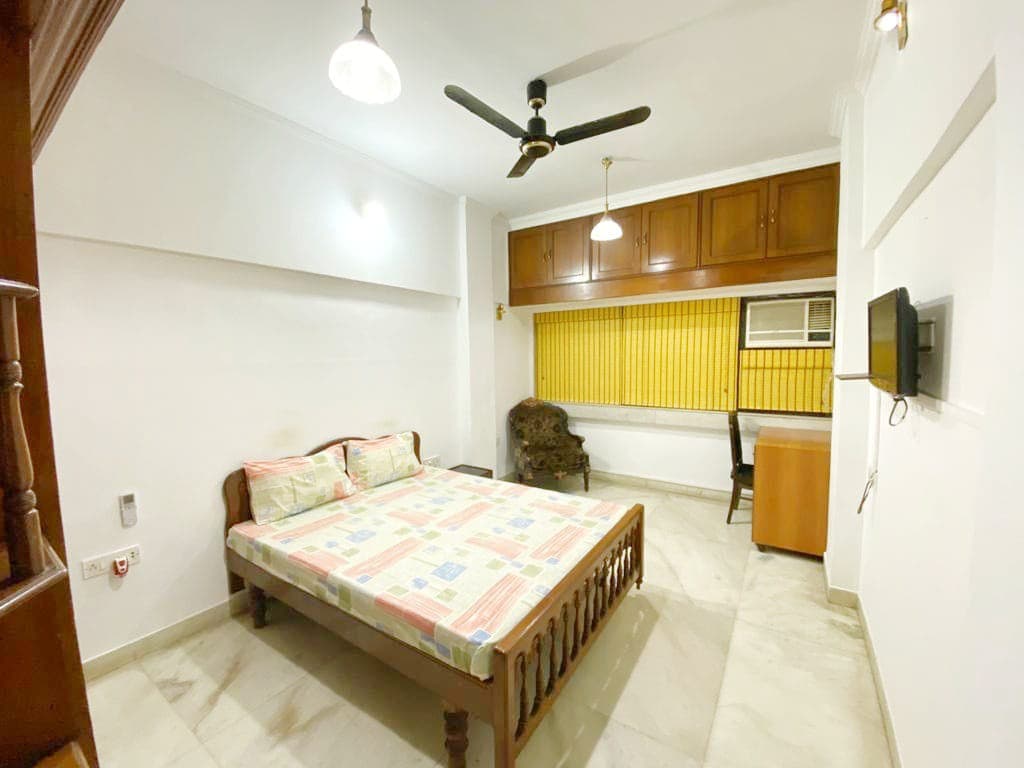 Spacious Furnished Room near BKC