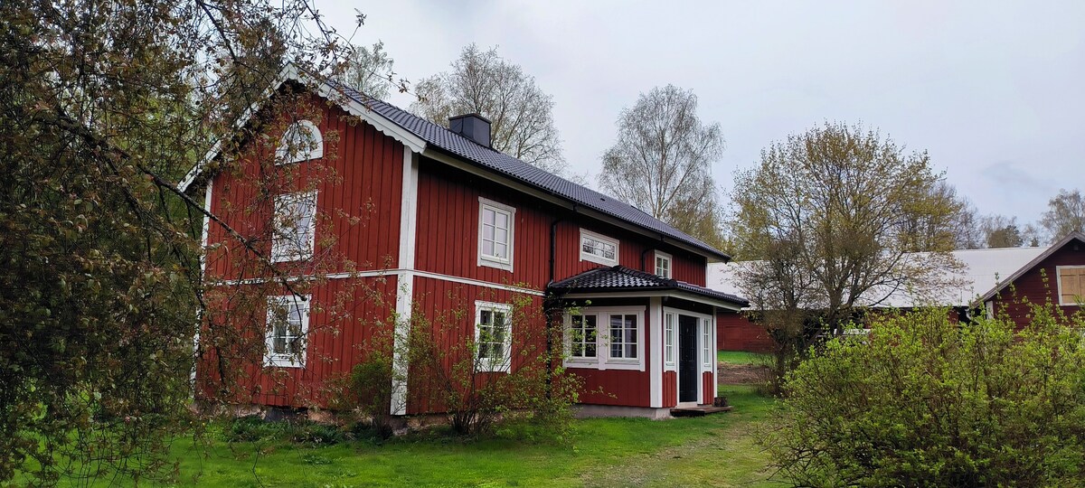 Stort mysigt hus i Östergötland