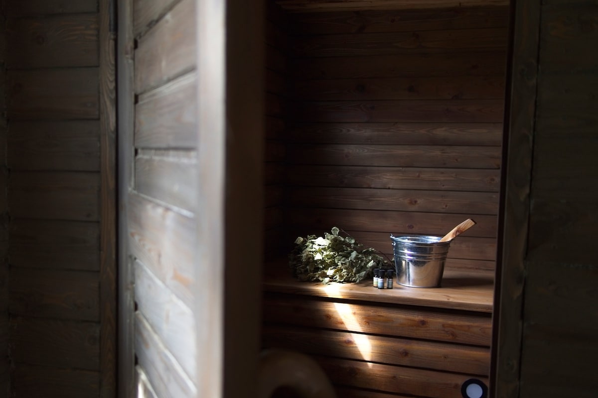 Peaceful Forest Cabin with Sauna