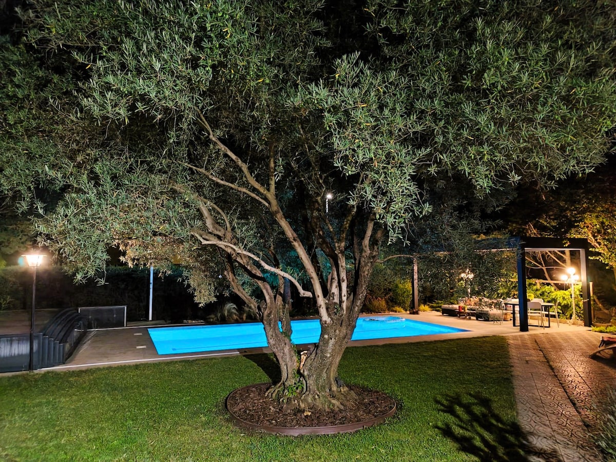 "La Madriguera"  jardín privado, barbacoa, piscina